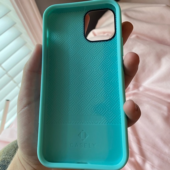 iPhone case - Picture 2 of 3